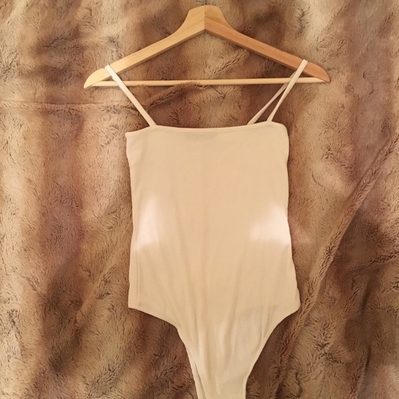 Brandy Melville Anne Bodysuit (white) - Picture 3 of 6
